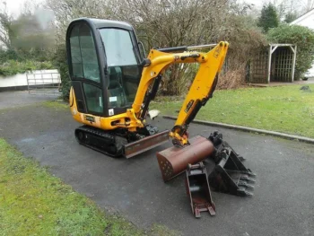 Mini-pelle JCB 8016 CTS (2011) – 4 Godets inclus