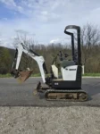 Mini-pelle Bobcat E10 (2017) – 1,2 t – 3 godets inclus